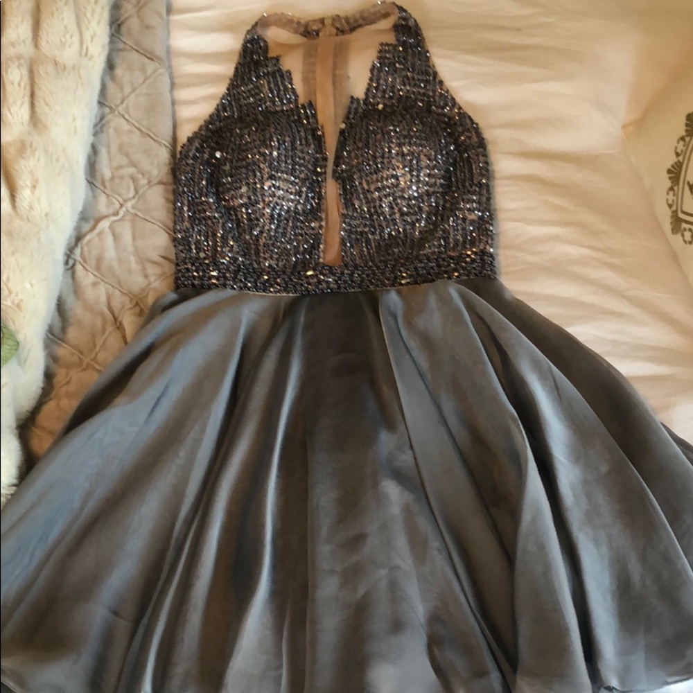SHERRI HILL SIZE 6 DRESS!!